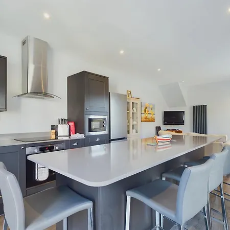 Seaside Cottage, Moments From Ryde'S Golden Sands, Sleeps 4 Ryde  Exterior foto