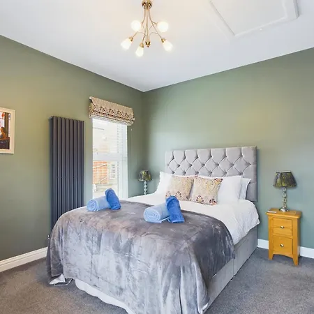Seaside Cottage, Moments From Ryde'S Golden Sands, Sleeps 4 Ryde  Exterior foto
