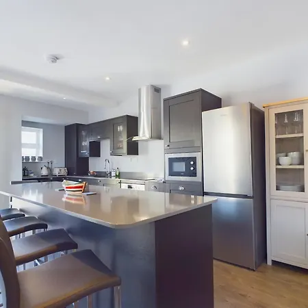 Seaside Cottage, Moments From Ryde'S Golden Sands, Sleeps 4 Ryde  Exterior foto