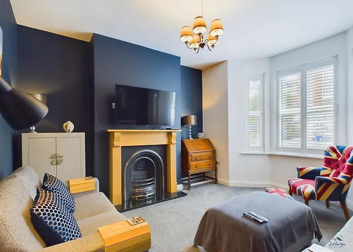 Seaside Cottage, Moments From Ryde\'S Golden Sands, Sleeps 4