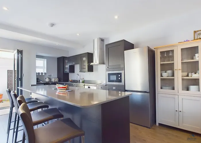 Seaside Cottage, Moments From Ryde\'S Golden Sands, Sleeps 4