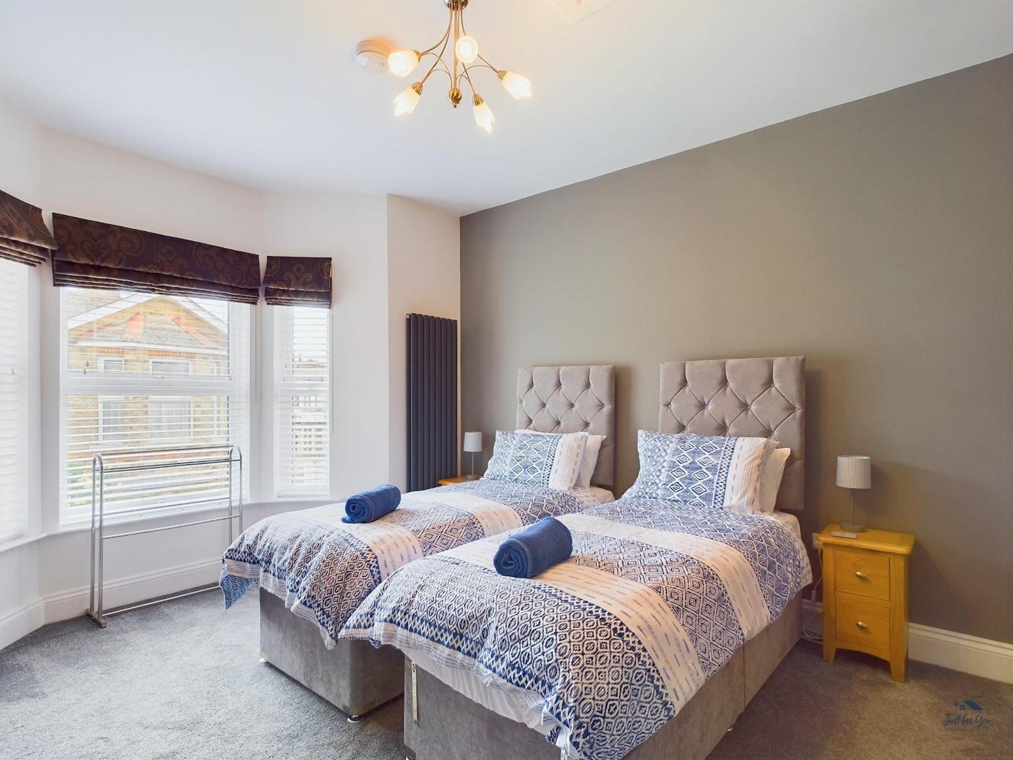 Seaside Cottage, Moments From Ryde's Golden Sands, Sleeps 4 * Ryde (Isle of Wight)