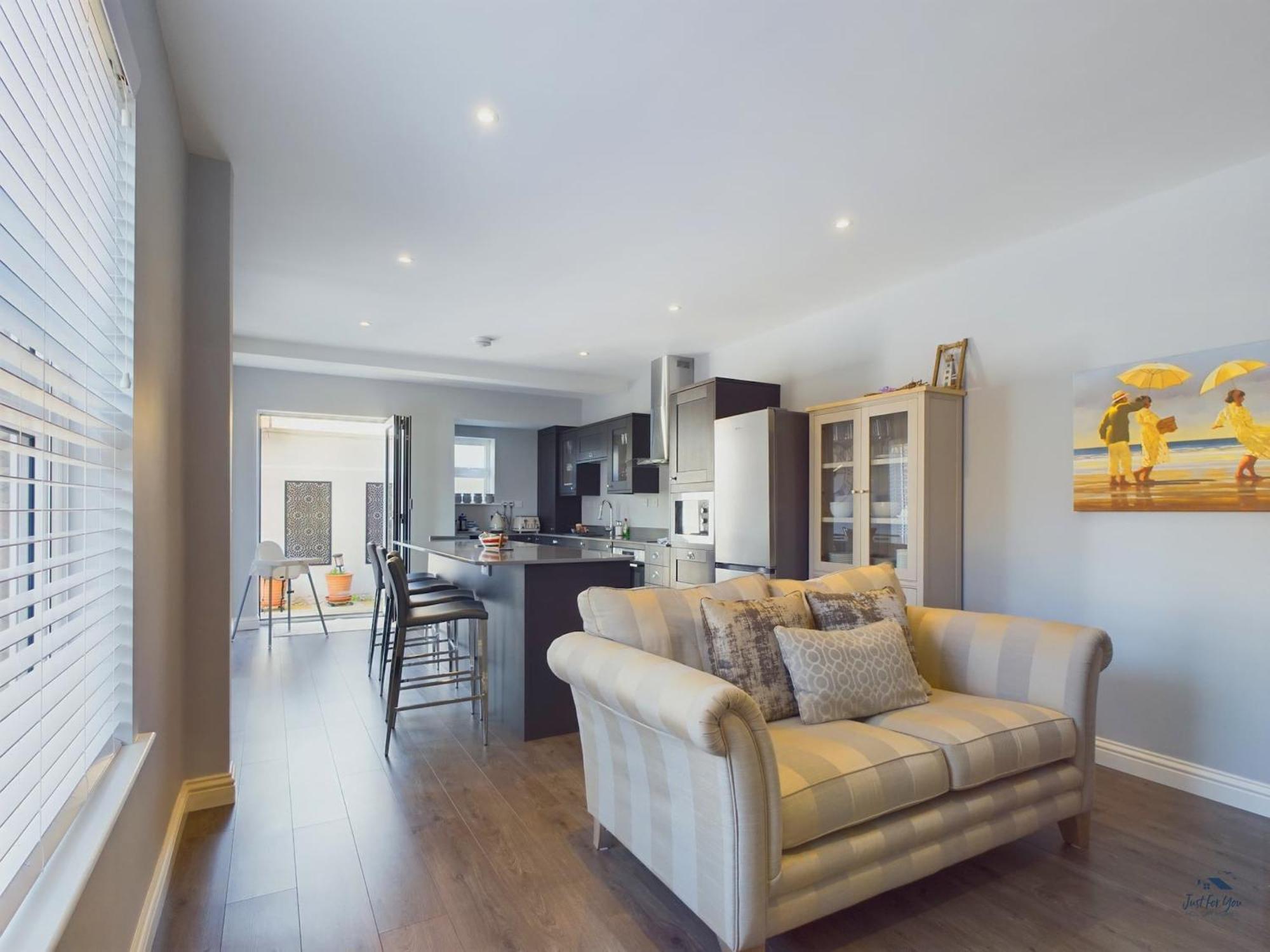 Seaside Cottage, Moments From Ryde's Golden Sands, Sleeps 4 Holiday home Ryde (Isle of Wight)
